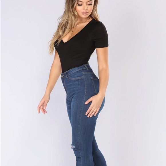 Fashion Nova V-neck Bodysuit - Picture 5 of 7